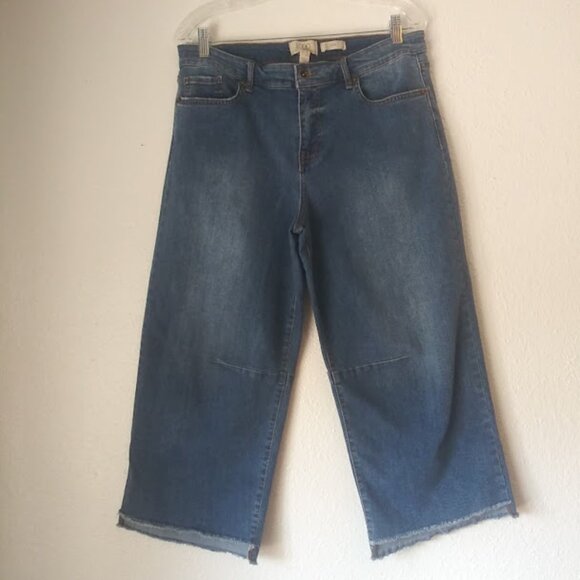 Logo by Lori Goldstein women's size 12P Taper Capri Jeans - Picture 1 of 16